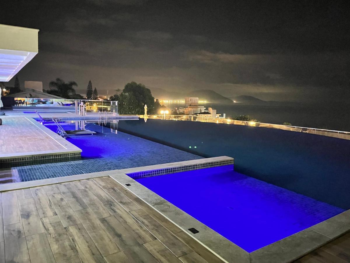 Fantastico, Piscina Vista Mar 公寓 *