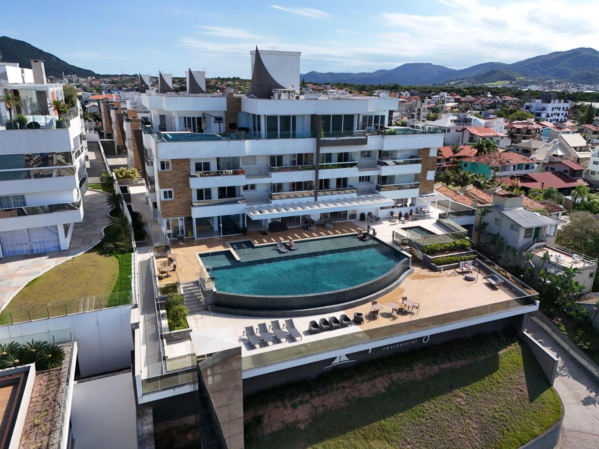 Fantastico, Piscina Vista Mar